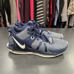 Nike Men's Navy and White Sneakers